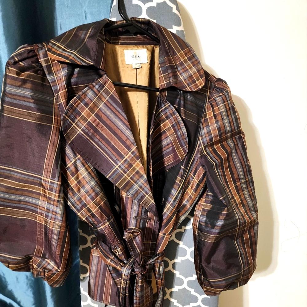 Brown Plaid stylish Blazer.. W/belt, sz 10